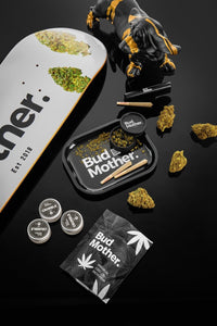 Load image into Gallery viewer, BudMother Limited Skateboard - BudMother.com
